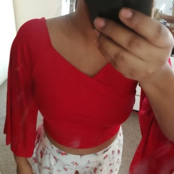2 way off shoulder wrap crop top - Picture 3 of 4